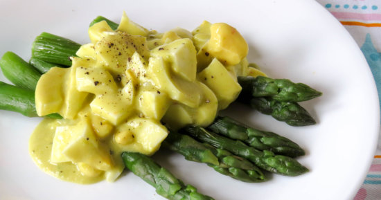 Creamed Eggs over Asparagus