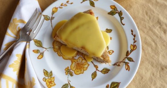 Almond Sponge Cake With Lemon Curd